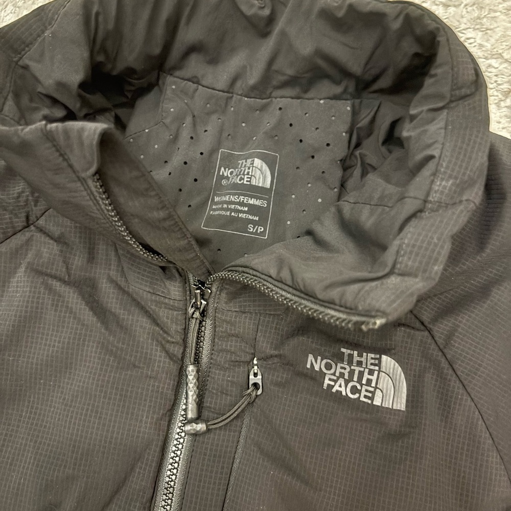 Like New! The North Face Women’s Black Jacket - Size small - Picture 3 of 5